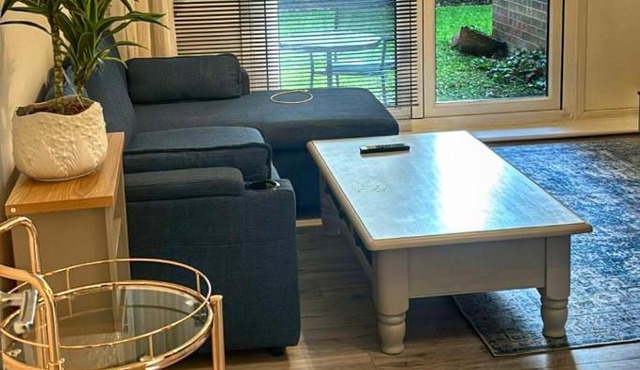 2 bed room , ensuite Flat close to Heathrow, Windsor , Langley