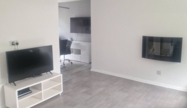 2 bed sleeps 4/5 people! Garden excellent to the city 20 mins direct
