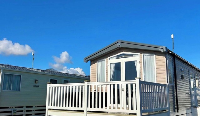 2 Bed-Sleeps 6 -Patio-Parking-Pet Friendly