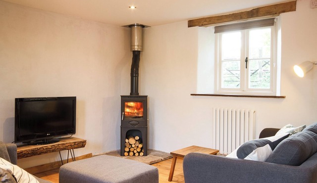 2 bedroom accommodation in Elton, Newnham-on-Severn