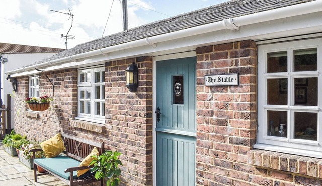 2 bedroom accommodation in Winfrith Newburgh