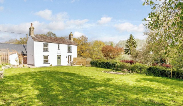 2 bedroom accommodation in Great Addington