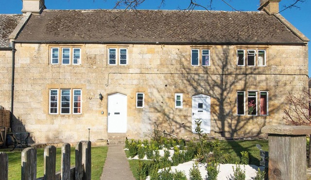 2 bedroom accommodation in Near Cheltenham