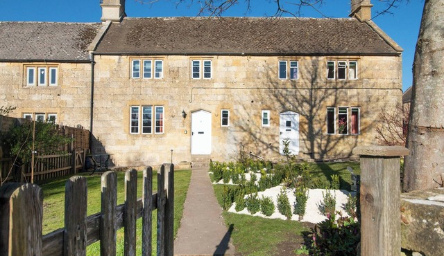 2 bedroom accommodation in Near Cheltenham