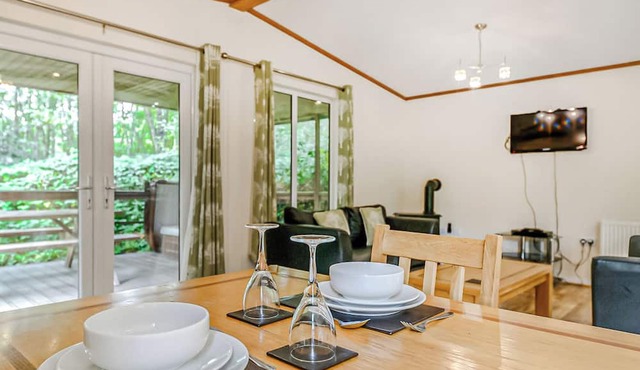 2 bedroom accommodation in Freehay, Cheadle