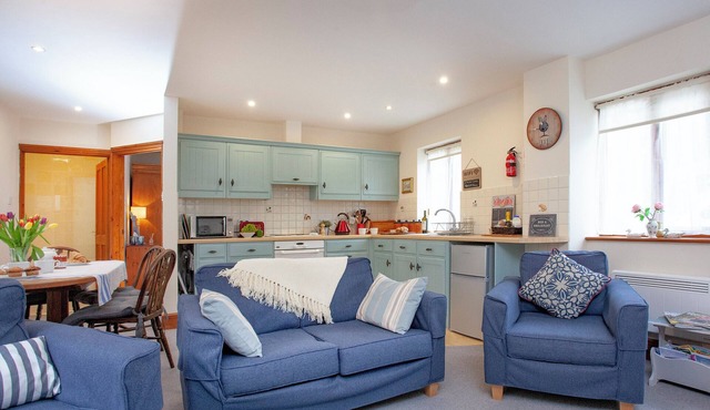 2 bedroom accommodation in Clyst Honiton, near Exeter
