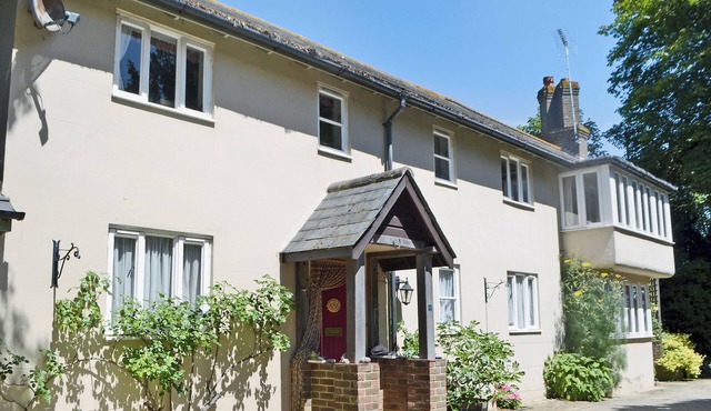 2 bedroom accommodation in Littlehampton, near Arundel