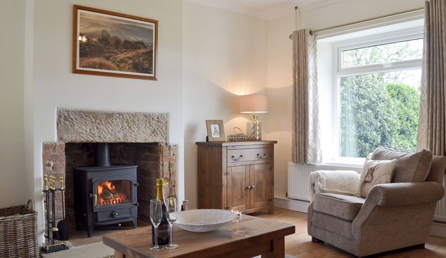2 bedroom accommodation in Temple Normanton, near Chesterfield