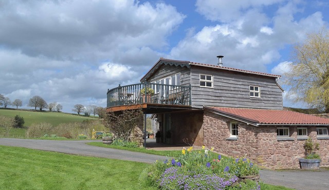 2 bedroom accommodation in Bosbury, near Ledbury