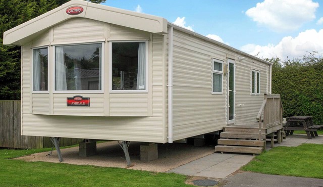 2 bedroom accommodation in Cowden, Nr Hornsea