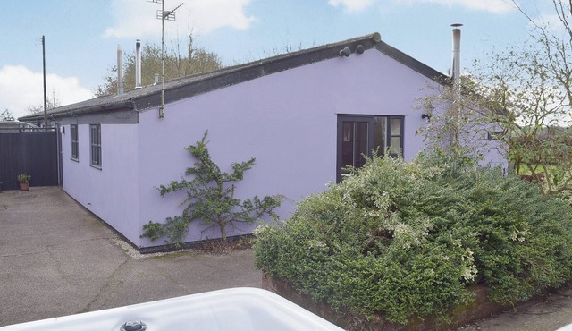 2 bedroom accommodation in Debenham, near Framlingham