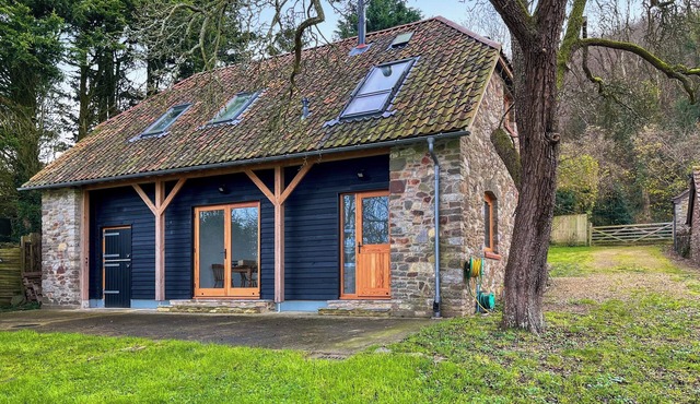2 bedroom accommodation in Clevedon