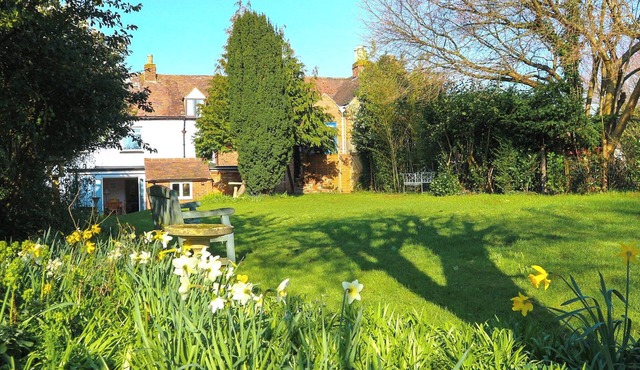 2 bedroom accommodation in Bredon, near Tewkesbury