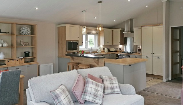 2 bedroom accommodation in Pershore, Nr Worcester