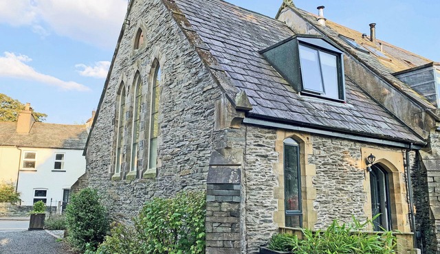 2 bedroom accommodation in Staveley