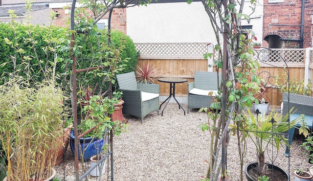 2 bedroom accommodation in Alfreton, near Matlock