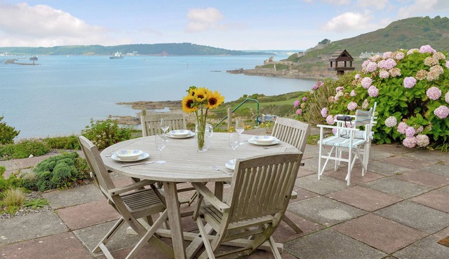 2 bedroom accommodation in Down Thomas, near Plymouth