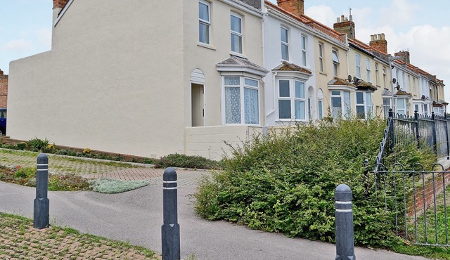 2 bedroom accommodation in Wyke Regis, near Weymouth