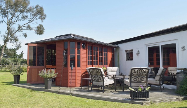 2 bedroom accommodation in Burgh Castle, near Great Yarmouth