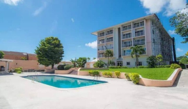 2 Bedroom Apt overlooking harbour