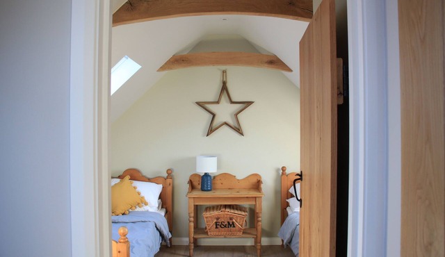 2 bedroom charming and luxury retreat on our farm