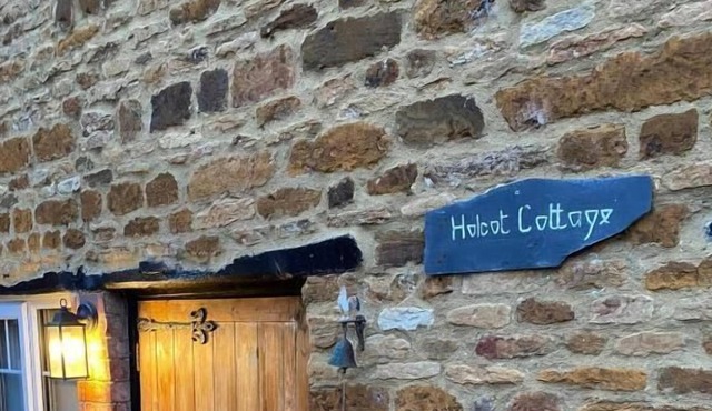 2 Bedroom Holcot Cottage