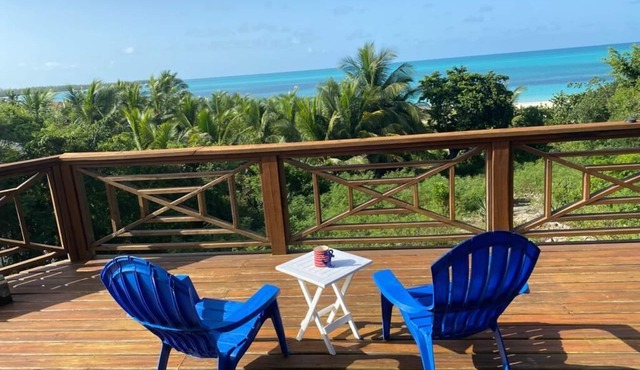2 Bedroom Home on the Prettiest Bay in North Cat Island