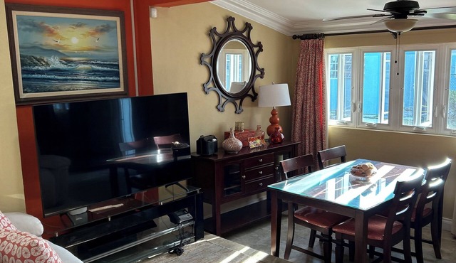 2-bedroom house in Nassau near downtown and the beach with Wi-Fi and AC
