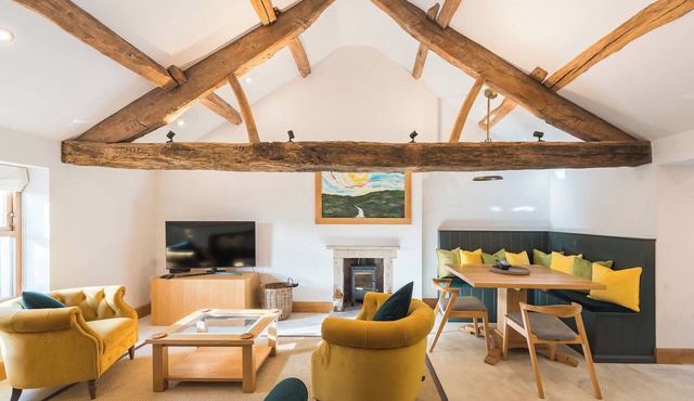 2 bedroom luxury cottage with hot tub