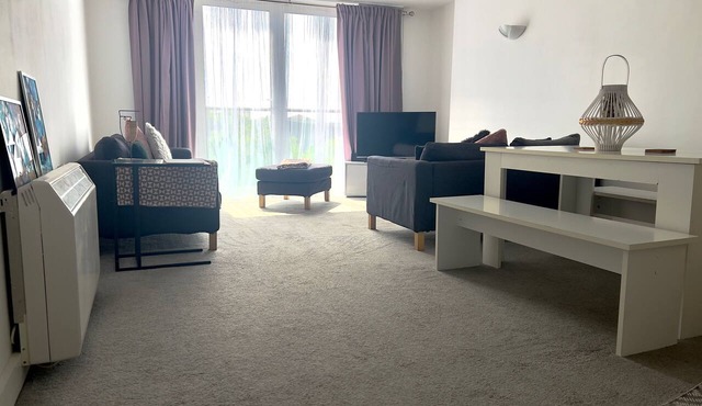2 bedroom near ocean village Marina port apartment