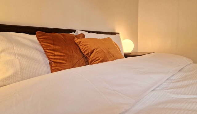 2 bedroom serviced apartment in Surrey