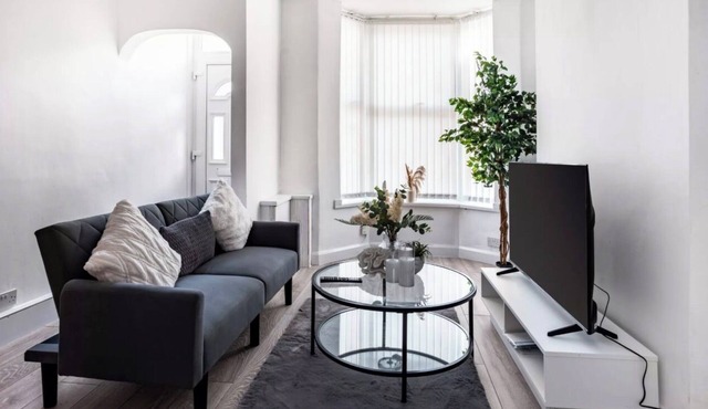 2-Br house| Birkenhead| Work, Rest and Explore