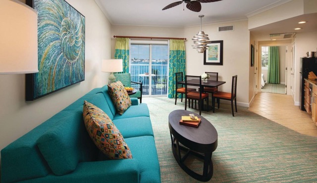 2 BR Lockoff Villa, Harborside Resort at Atlantis, Sleeps 8, JUNE 5-12 ONLY