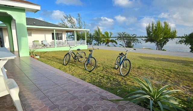 2 Double Bedroom, Chester's Highway Bonefish Lodge