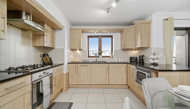 (2) Laxfield Drive - 3 bed, 2 Bath Apartment