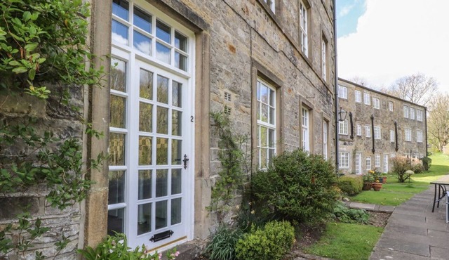 2 RIVERSIDE WALK, WiFi, off-road parking, Airton