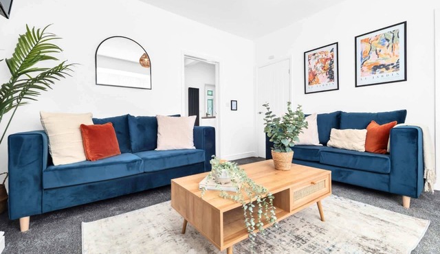 2BDR Stanley House | Free Parking | Private Garden