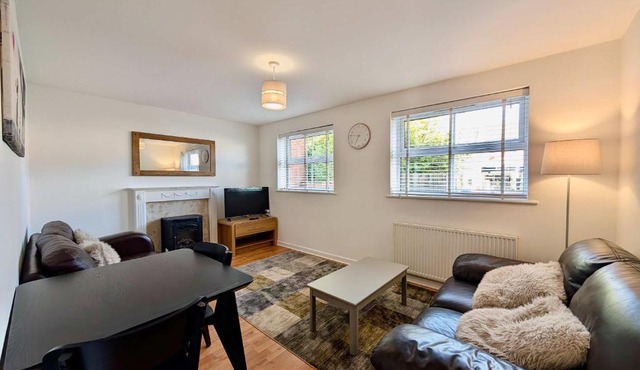2bed spacious flat with free parking