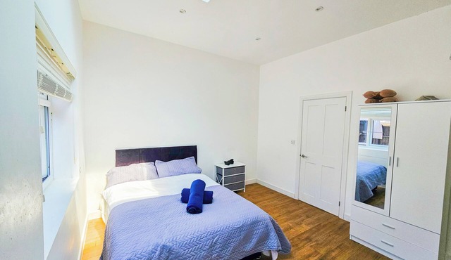 3 bed/2 bath with Garden - Stunning Holiday/Contractor Accommodation