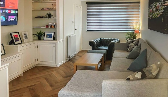 3 Bed 3 Bath Home| Windsor| Parking - By Tempstay