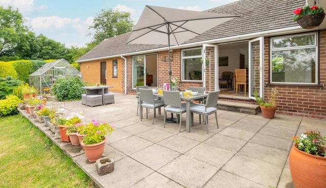 3 Bed in Dronfield (oc-dcelle)