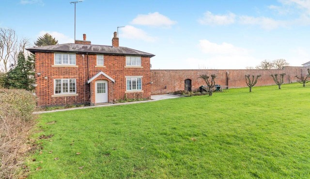 3 Bed in Needwood (oc-g34826)