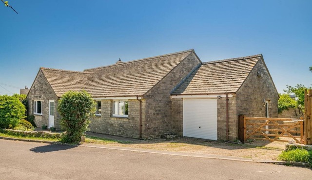 3 Bed in Worth Matravers (oc-l31049)