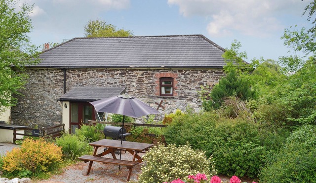 3 bedroom accommodation in Dunterton, near Tavistock