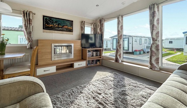 3 bedroom accommodation in California Cliffs