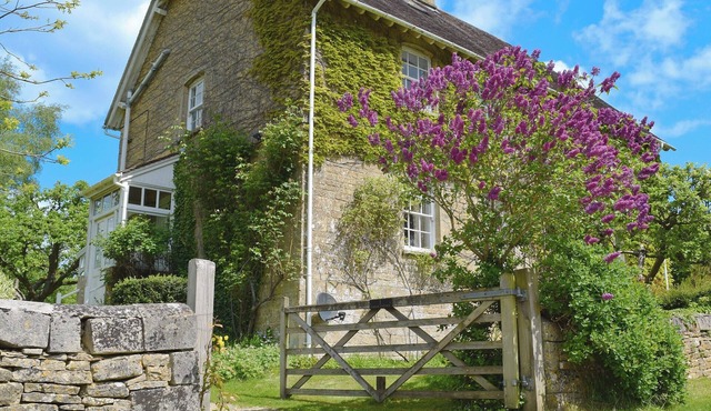 3 bedroom accommodation in Church Enstone, near Chipping Norton