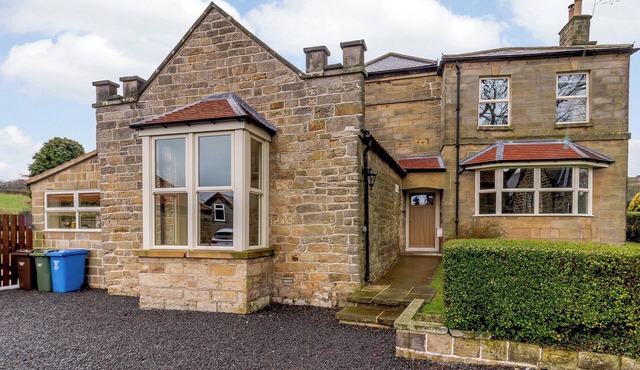 3 bedroom accommodation in Fylingthorpe