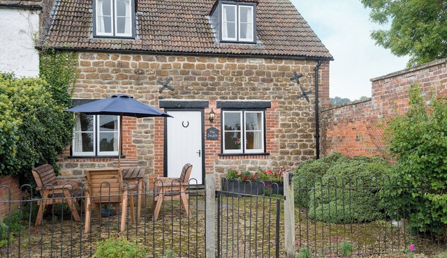 3 bedroom accommodation in Foxham, near Chippenham