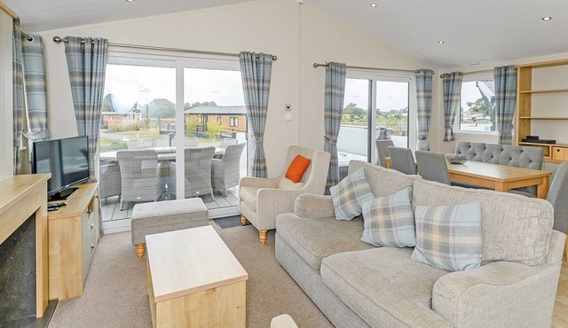 3 bedroom accommodation in Clyst St Mary, Nr Exeter