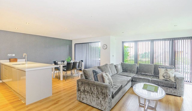 3 bedroom accommodation in Pocklington, York